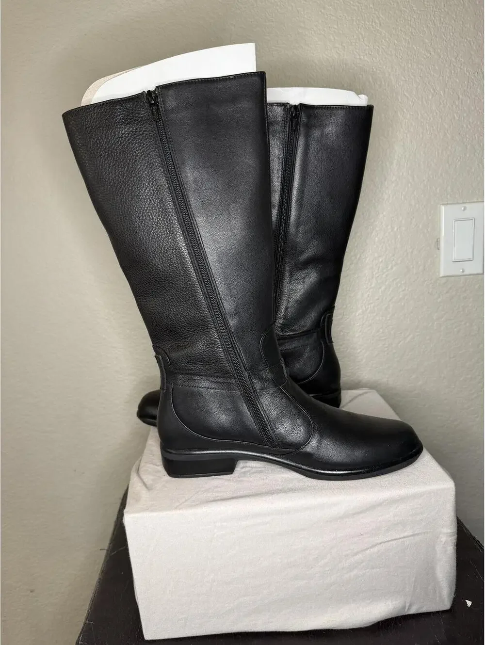 Naot Viento Boots size 40 (US 9-9.5)